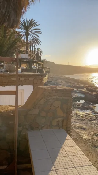 I’ll be a surfer 🏄 - in next life !! ☀️🌊😊 sad to leave this dreamy sunrise to wake up to !